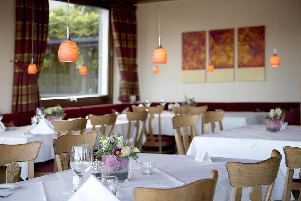 לוראך Restaurant-Hotel Maien מראה חיצוני תמונה