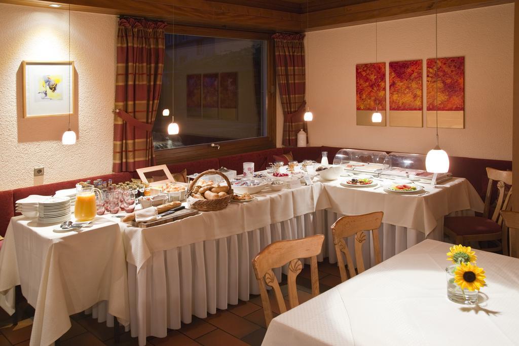 לוראך Restaurant-Hotel Maien מראה חיצוני תמונה