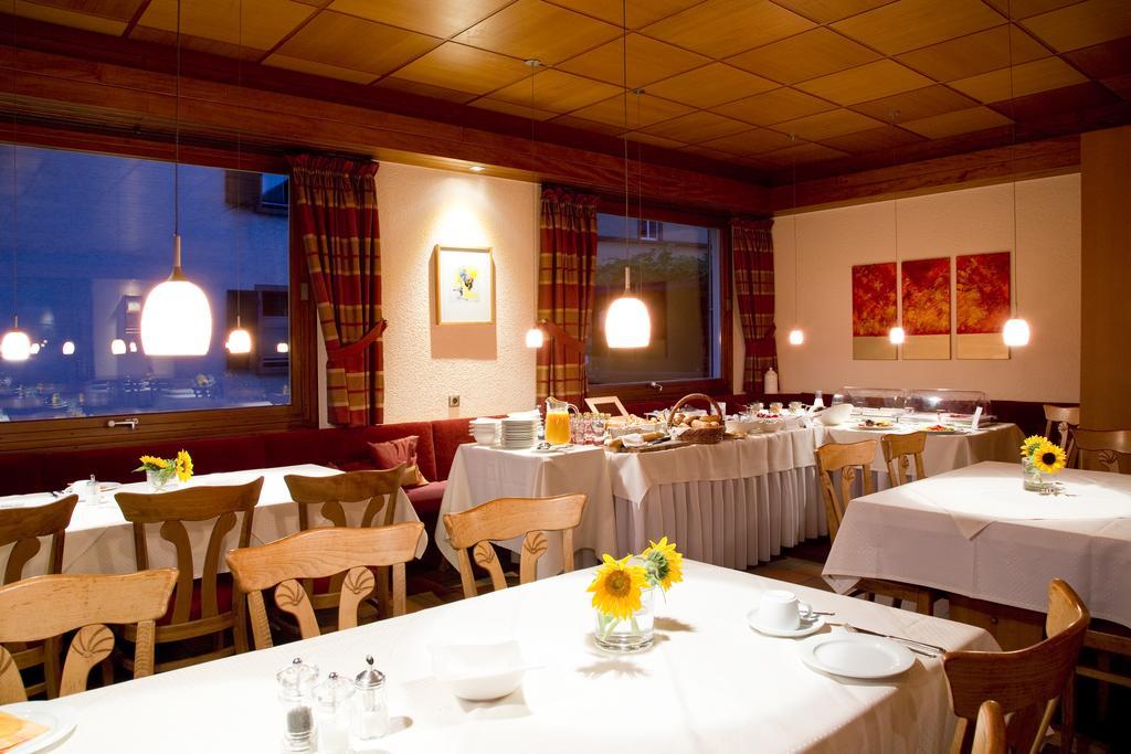 לוראך Restaurant-Hotel Maien מראה חיצוני תמונה