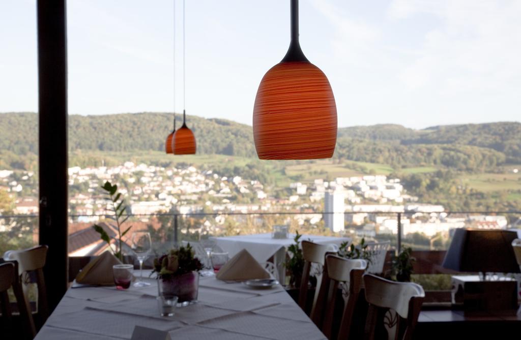לוראך Restaurant-Hotel Maien מראה חיצוני תמונה