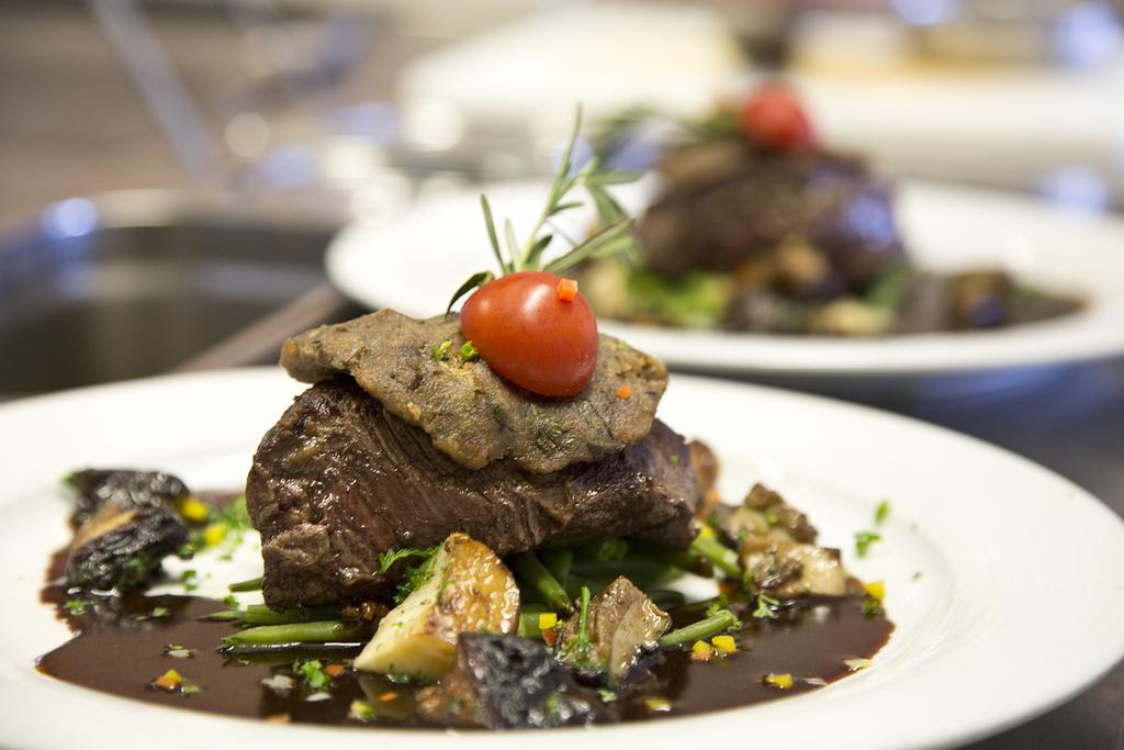 לוראך Restaurant-Hotel Maien מראה חיצוני תמונה
